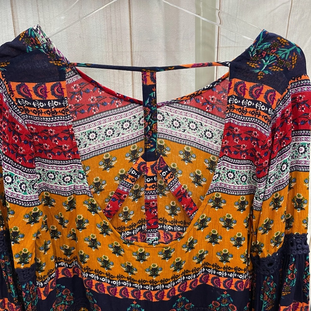 Patrons of Peace Boho Bell Sleeve Open Back Peace Sign Print Blouse Small - Picture 6 of 6